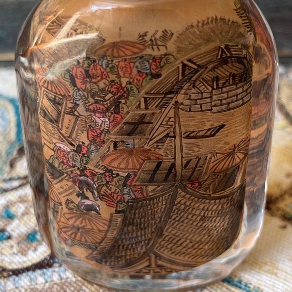 Vintage JAPANESE REVERSE PAINTED PAPERWEIGHT intricately detailed town scene - Picture 7 of 8